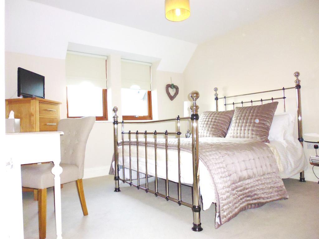 Apartment 11 Talbot Court