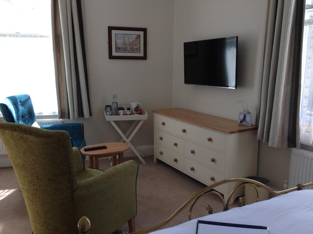 Guest house Bowen House