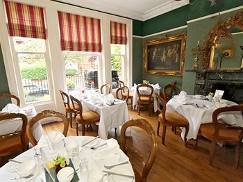 The Holme Lea Manor Apartment *