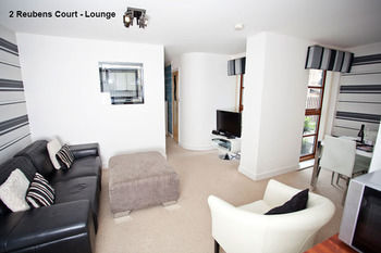 Reubens Court And Apartment
