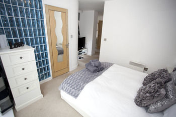 Apartment Reubens Court And *