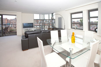 Reubens Court And