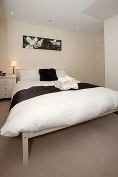 Reubens Court And Apartment