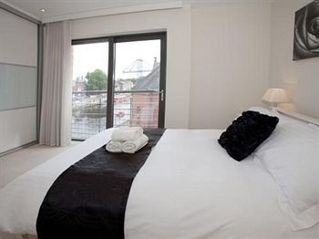 Apartment Reubens Court And *