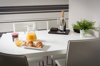 Apartment Reubens Court And