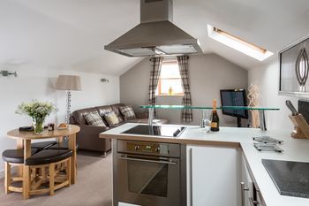 Reubens Court And Apartment