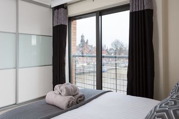 Apartment Reubens Court And *