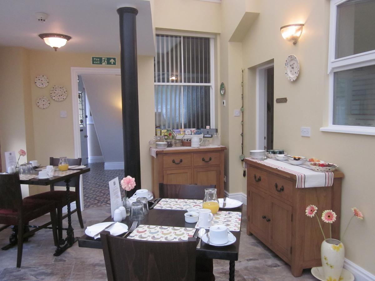 Bowen House 4*