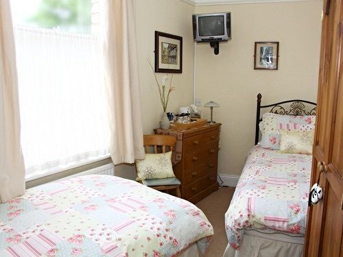 Guest house Bowen House
