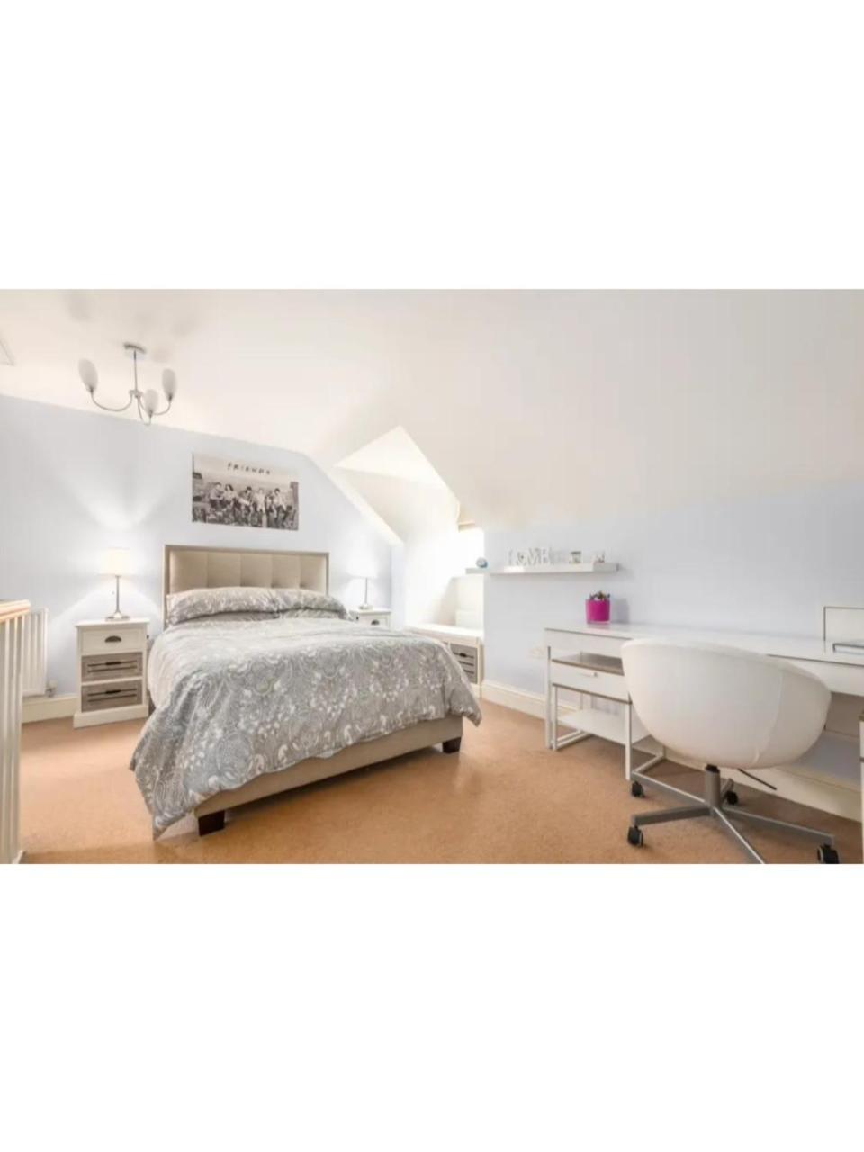Spacious And Modern Townhouse I Pass The Keys Holiday home York
