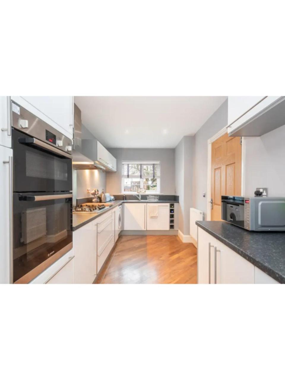Spacious And Modern Townhouse I Pass The Keys Holiday home
