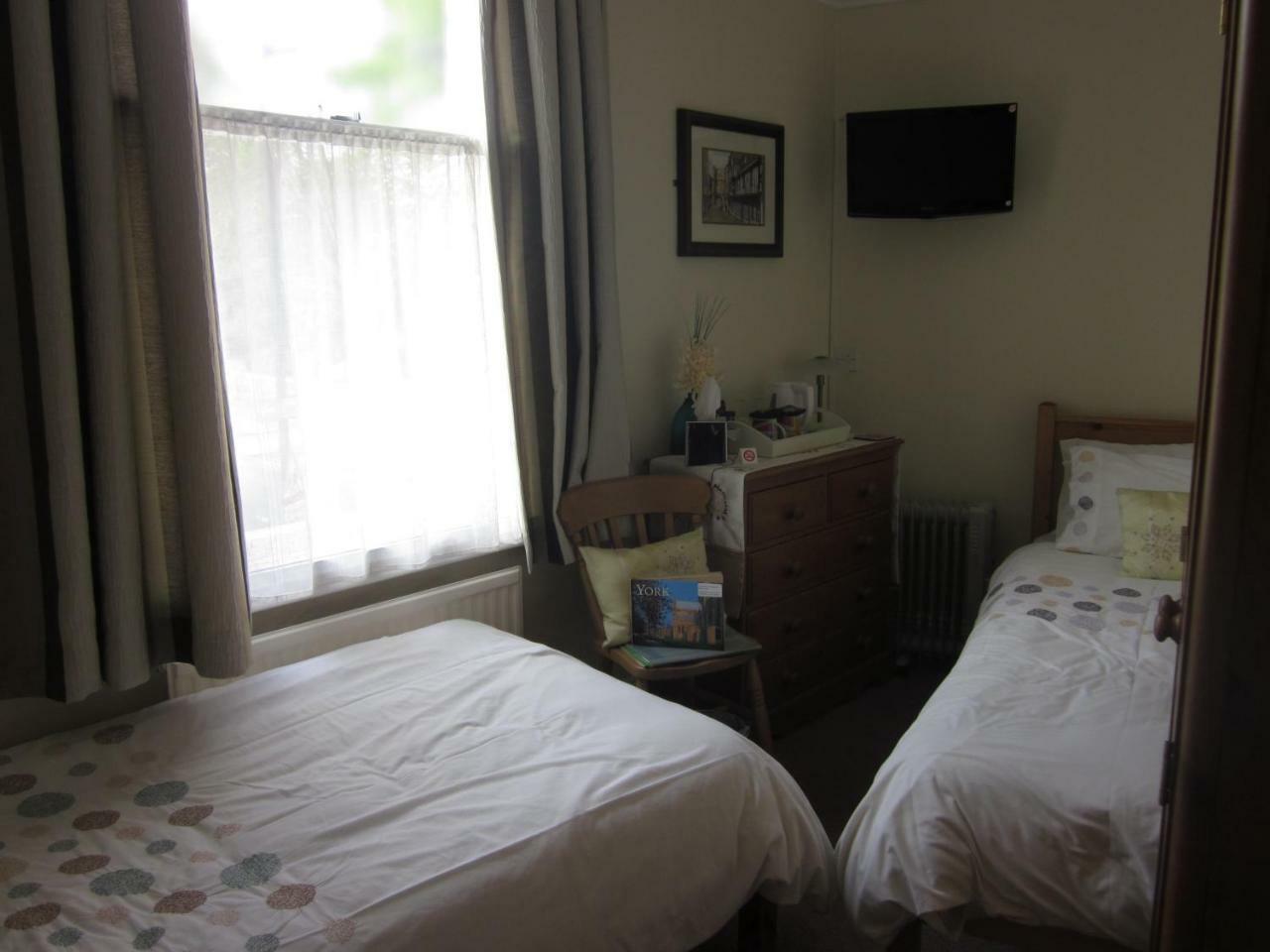Bowen House 4*