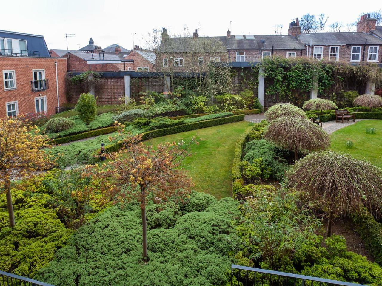 Apartment Corner View York
