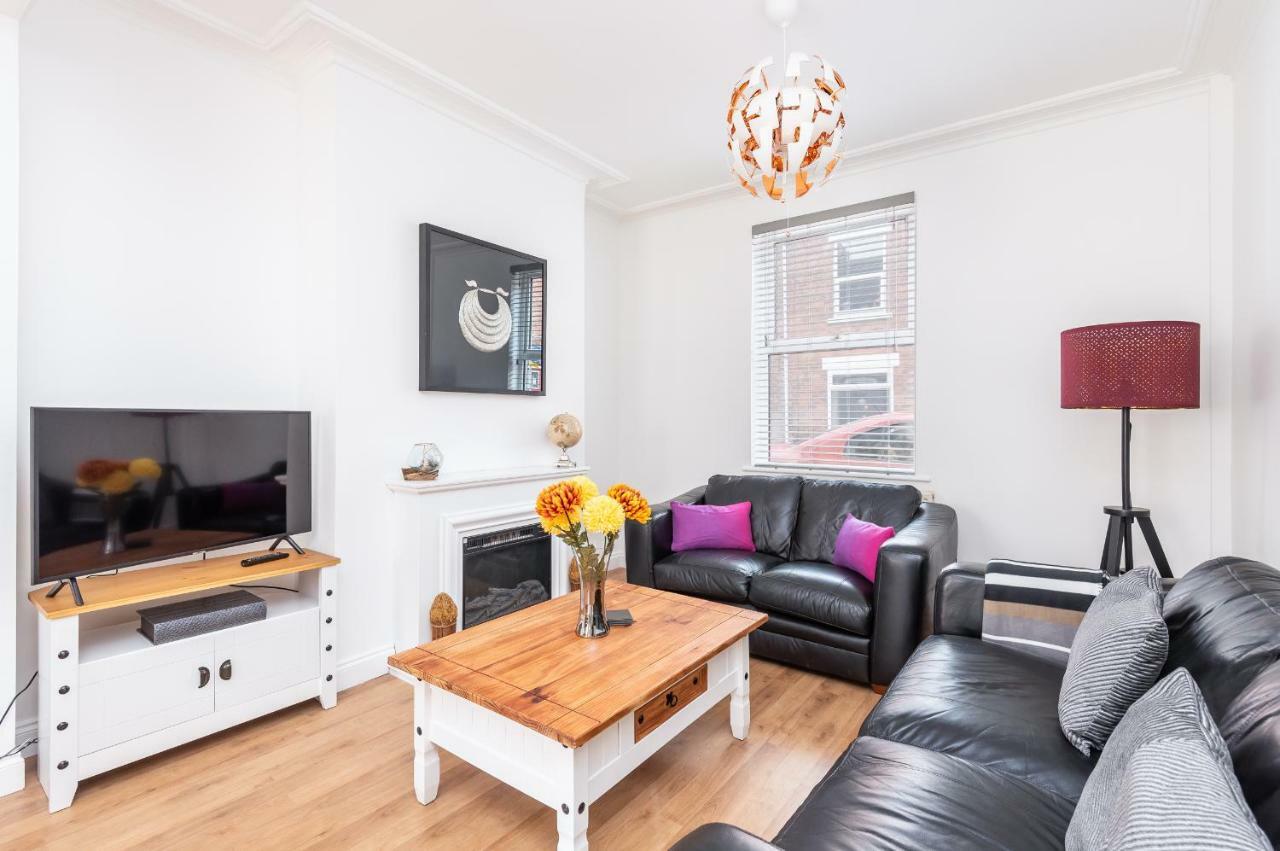 Holiday home Beautiful Riverside Walk To Centre In 15mins! *