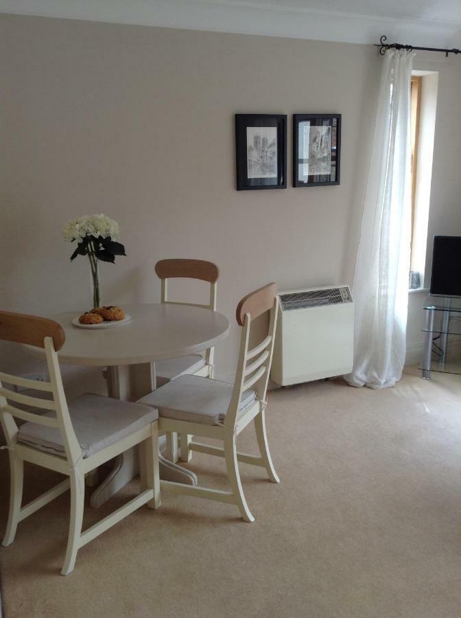 Apartment 12 Emperors Wharf *