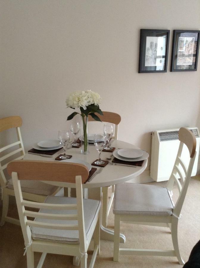 Apartment 12 Emperors Wharf