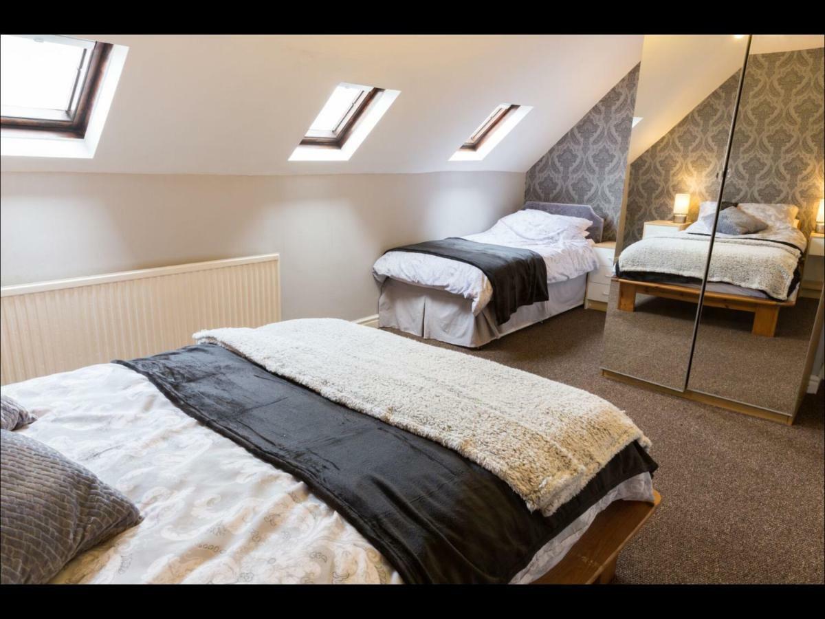 Gillygate Apartment *