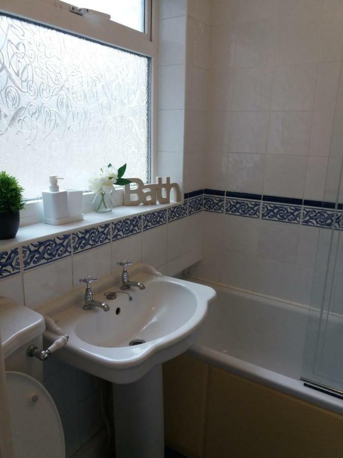60 Kitchener Street Apartment *