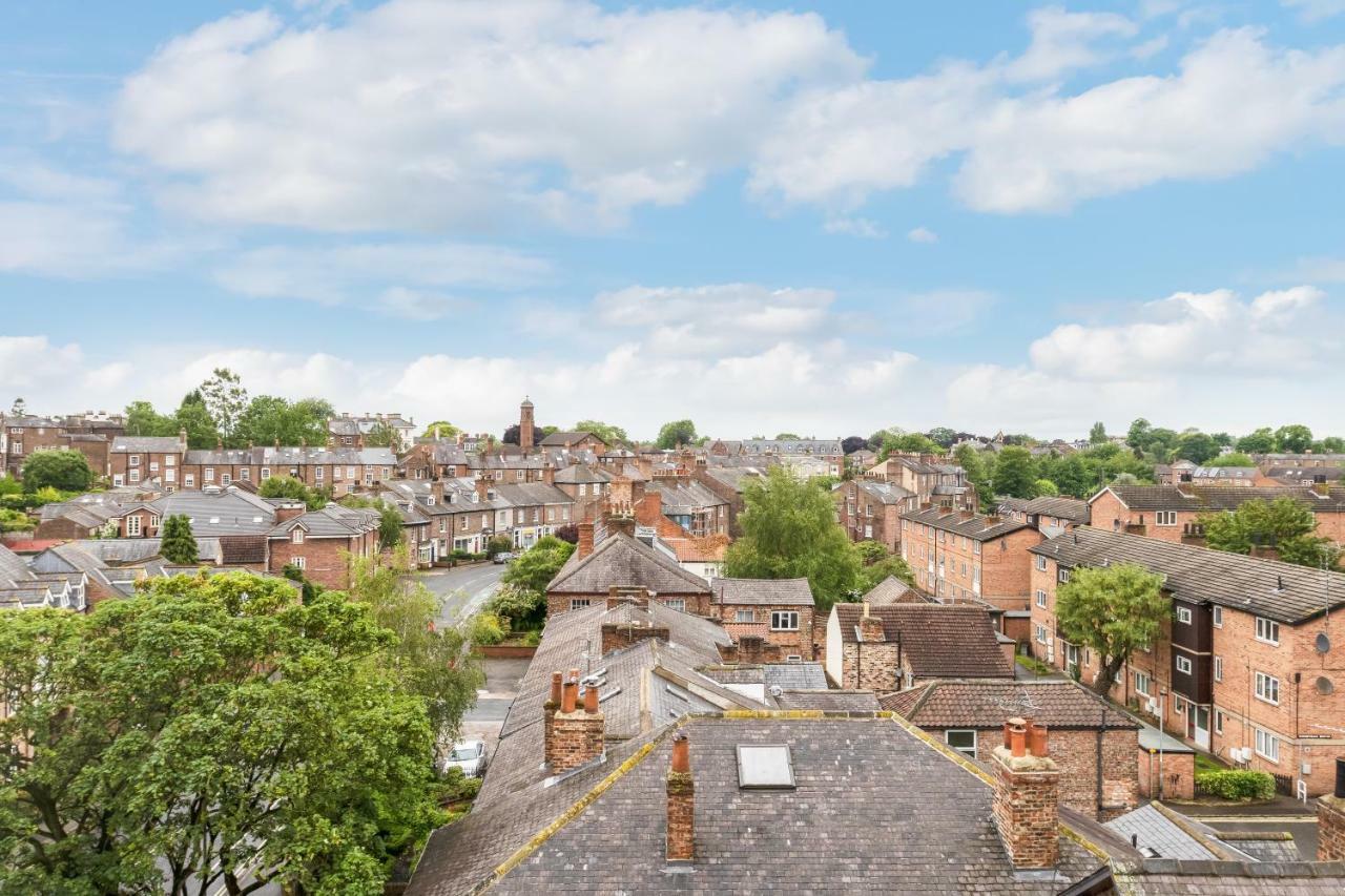 No 49 The Walk Great For Centre Train And Racecourse Apartment