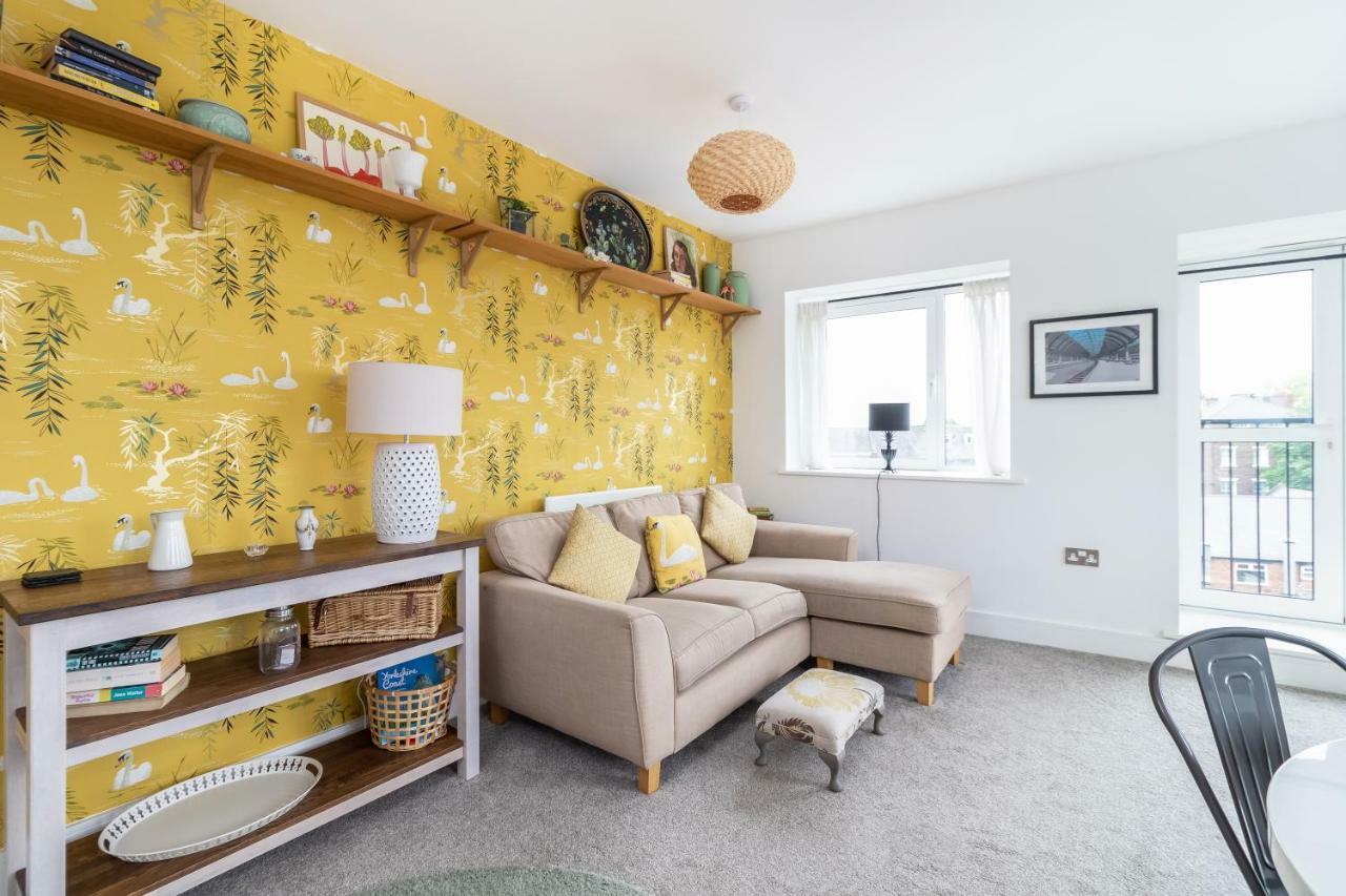 Apartment No 49 The Walk Great For Centre Train And Racecourse