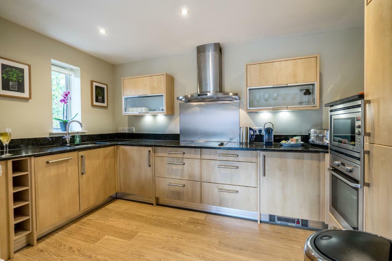 10 Stonegate Court Apartment