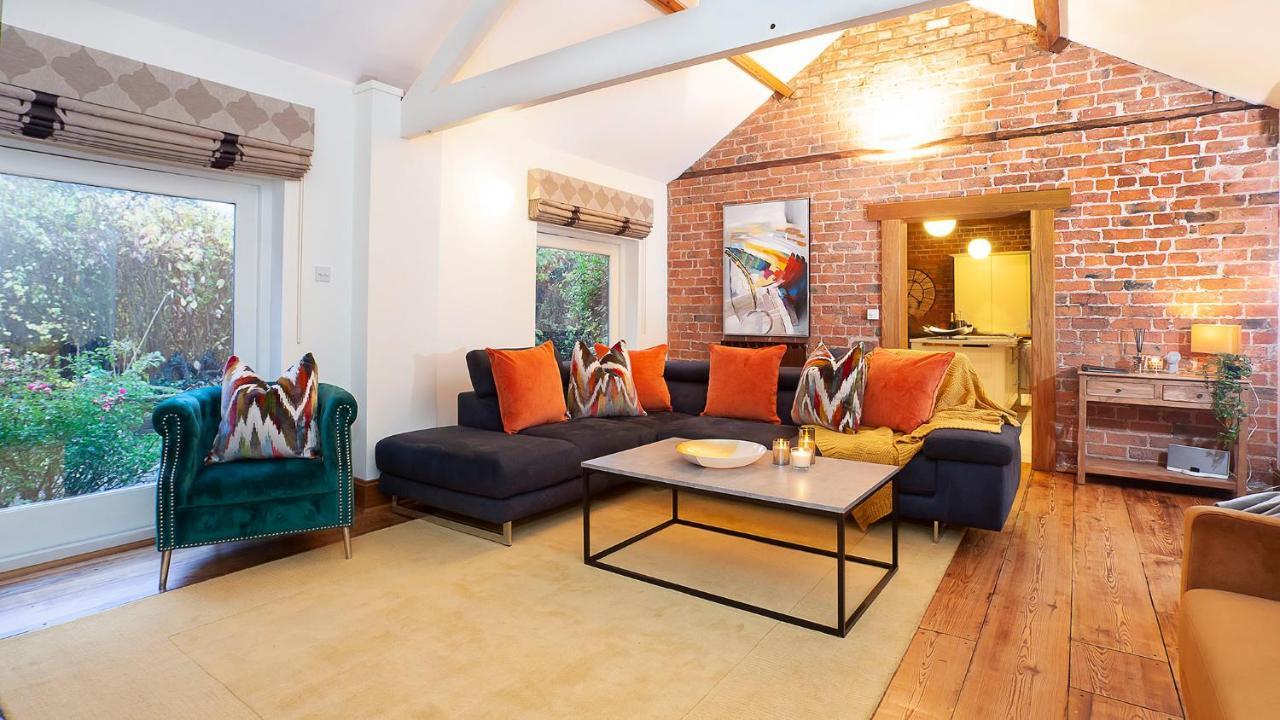 The Stables Luxury Barn *