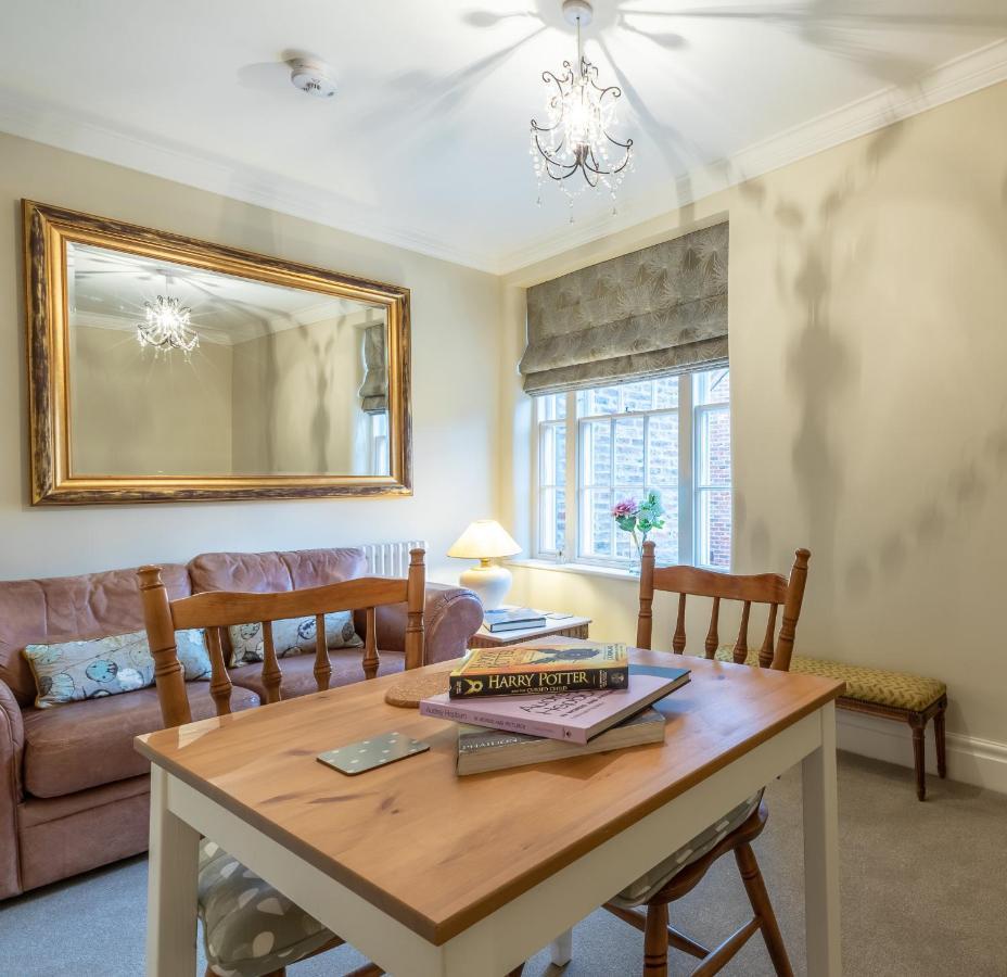 2, 71 Micklegate, Apartment