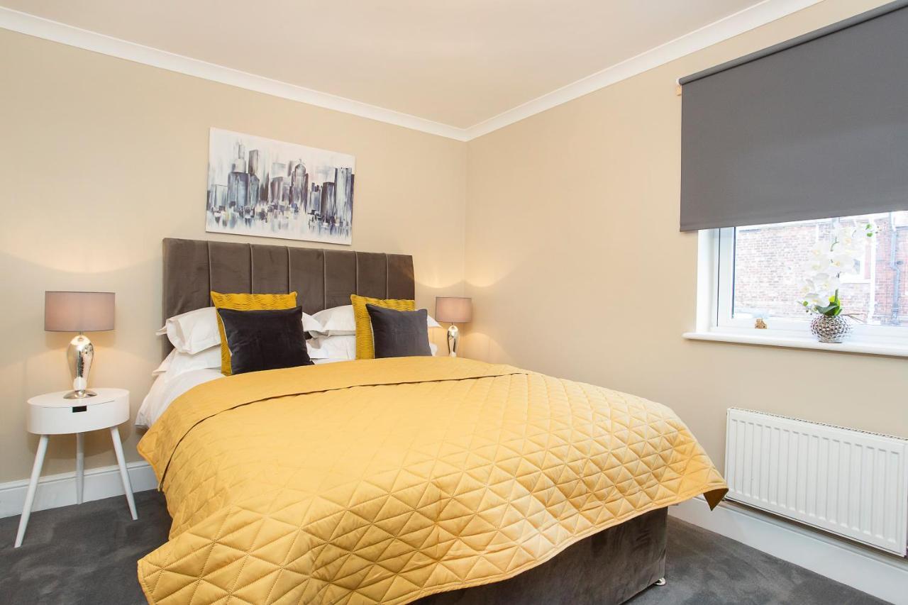 Knavesmire Mews 3 Bedrooms-free Parking York