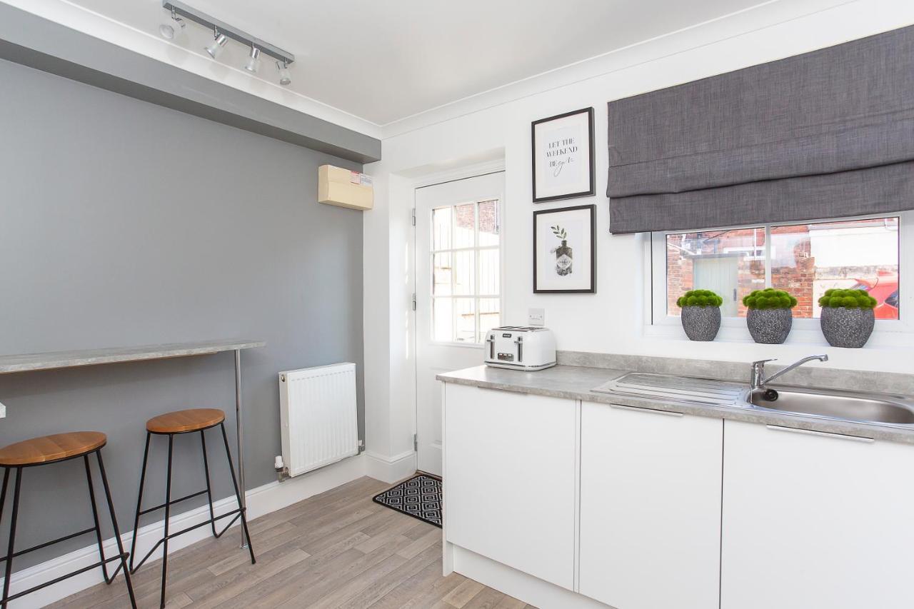 Knavesmire Mews 3 Bedrooms-free Parking * York