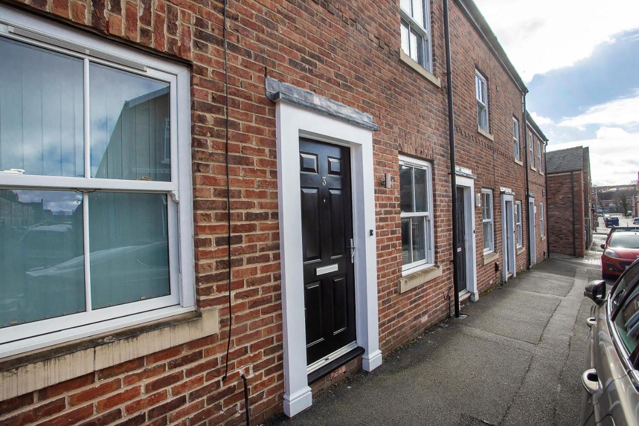 Knavesmire Mews 3 Bedrooms-free Parking * York