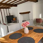 York City Unique Apartment - Coffee Yard