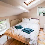 Hollyside Cottage
