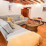 Hollyside Cottage