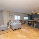 Entire 2 Bed - Free Parking - No. 15 - The Cosy Collection Ltd