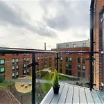 Icona - Spacious Brand New Apartment In York Centre!