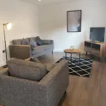 Icona - Spacious Brand New Apartment In York Centre!