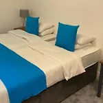 Apartment 5 4 Bedrooms, Sleeps X 15