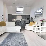 Hoxne Cottages - Sunflower Cottage With Private Hot Tub
