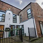 City Apartments - Reubens Court