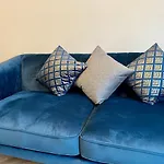 Luxury Riverside City Centre Apartment