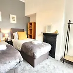 Colenso St - 2 Bed House By Bishy Road & River