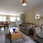 Space For 9 With Riverside Views