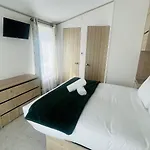 Silver Wood Lodge With Hot Tub