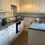 The Corner House - A Quiet & Cosy Stay