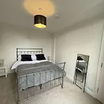 The Corner House - A Quiet & Cosy Stay