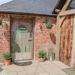 Stormont Hut