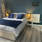 The Corner House - A Quiet & Cosy Stay