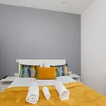 Henry Court Apartment 4