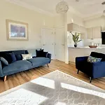Clifford\'S Reach At Bluebridge Court With Free Parking