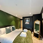 The Midnight Garden Escape At Ryedale House